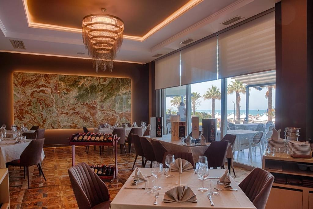 Premium Beach Hotel